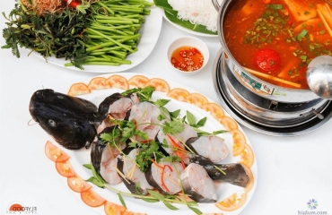 Cá lăng nấu măng chua