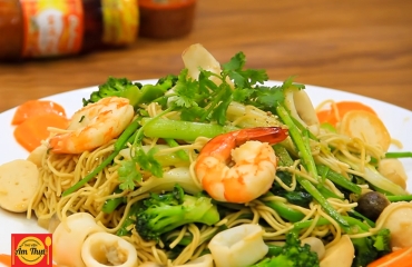 Mì xào hải sản