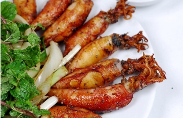 Mực trứng chiên mắm