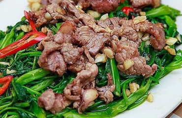 RAU MUỐNG XÀO TỎI 