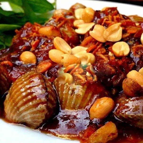 Sò huyết xào me
