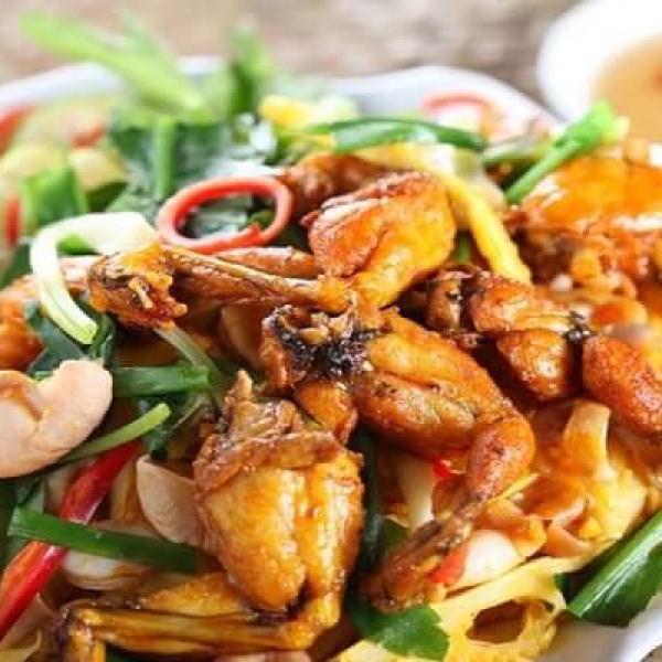Éch chiên nước mắm
