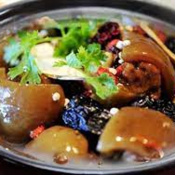 DÊ TIỀM THUỐC BẮC