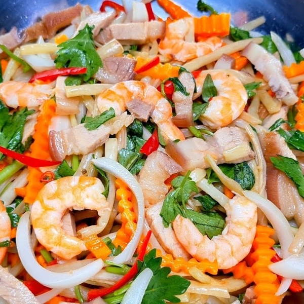 GỎI NGÓ SEN HẢI SẢN
