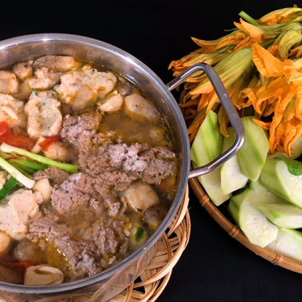 Lẩu Cua Đồng Tinh Tế Tại Nhà Hàng Rừng Xanh - Trải Nghiệm Ẩm Thực Tuyệt Vời Tại Dĩ An, Bình Dương