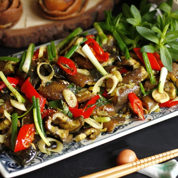 Lươn xào lăn
