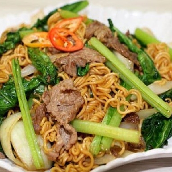 Mì xào bò