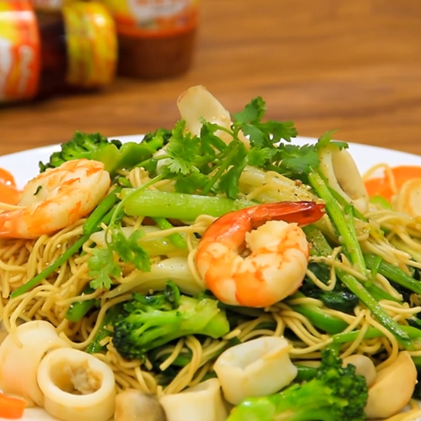 Mì xào hải sản