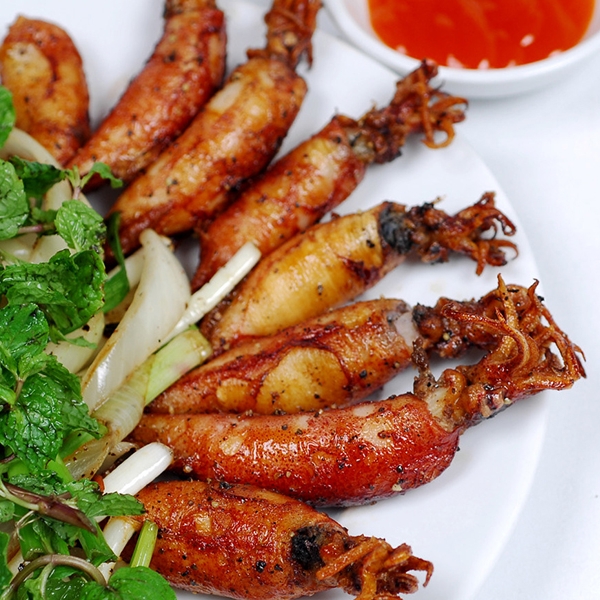 Mực trứng chiên mắm